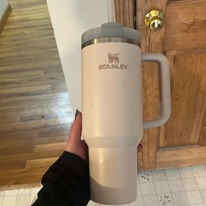 Light Pink 40 Oz Stanley (read description for details)